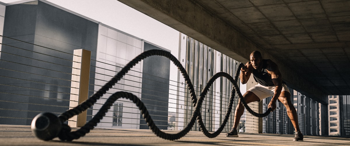 梅西手捧世界杯冠军奖杯庆祝胜利的经典时刻